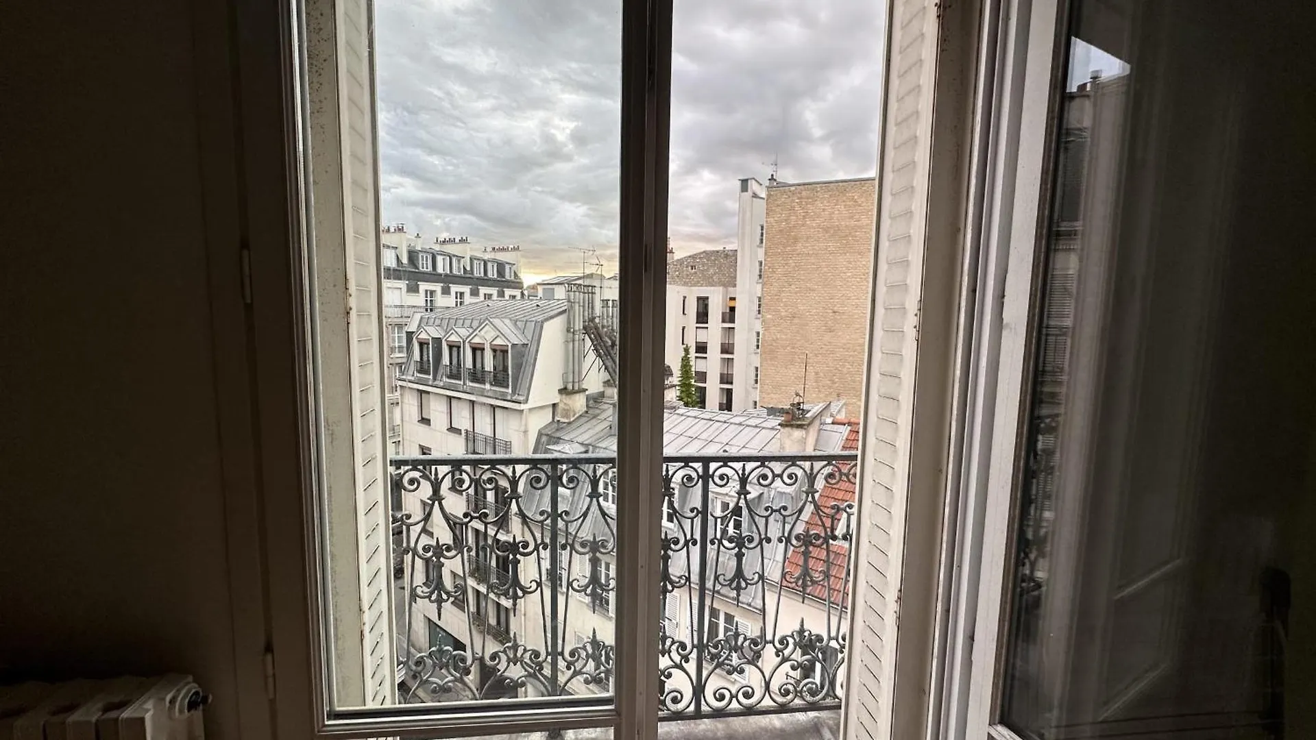 Beautiful T2 With Balcony - Near Parc Clichy Apartment *